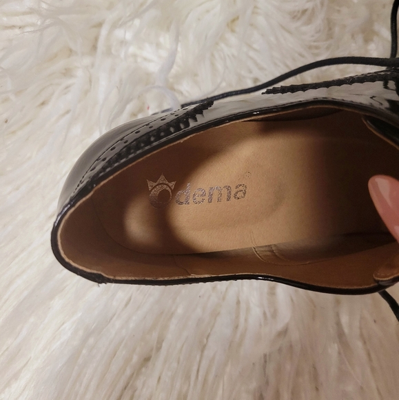 Black Heeled Saddle Shoes - Picture 8 of 9